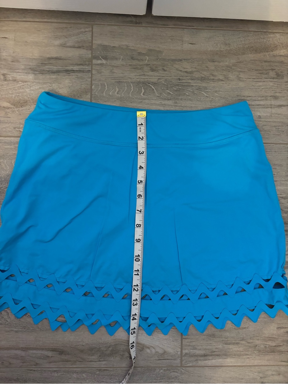 Lilly Pulitzer Women’s Luxletic Skort - Picture 3 of 4